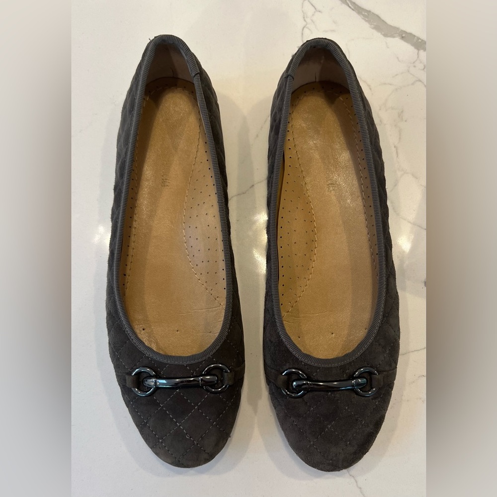 Neiman Marcus Grey Flats (size 10)